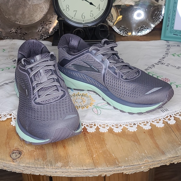 brooks adrenaline gts 20 floral